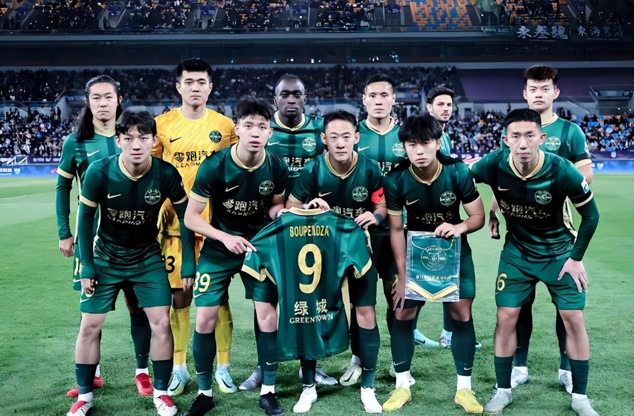 低价签3位新援,火箭空间问题迎刃而解?内外双核不惧包夹,传射技能升级
